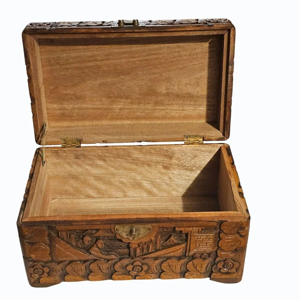 Vintage Intricate Carved Asian Decorative Dresser Jewelry Box Scenic Masculine